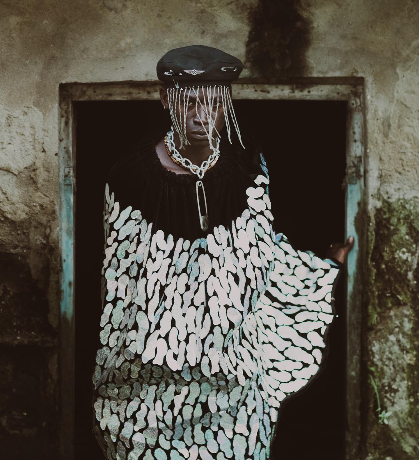 WHEN IT’s DARK, IT SHINES.